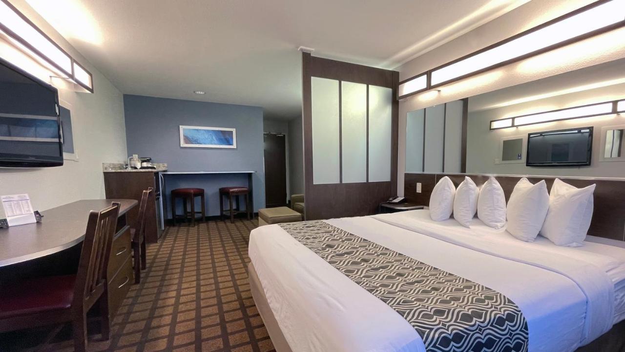 Microtel Inn & Suites By Wyndham Michigan City Bagian luar foto