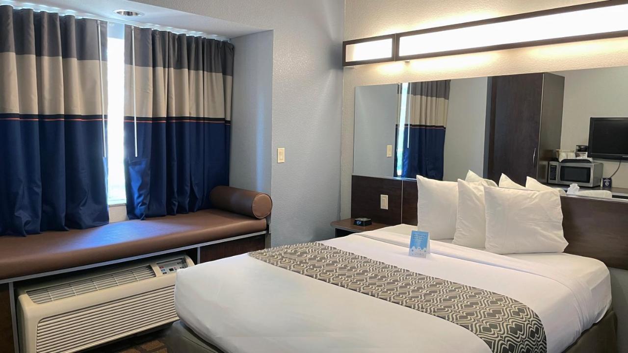 Microtel Inn & Suites By Wyndham Michigan City Bagian luar foto