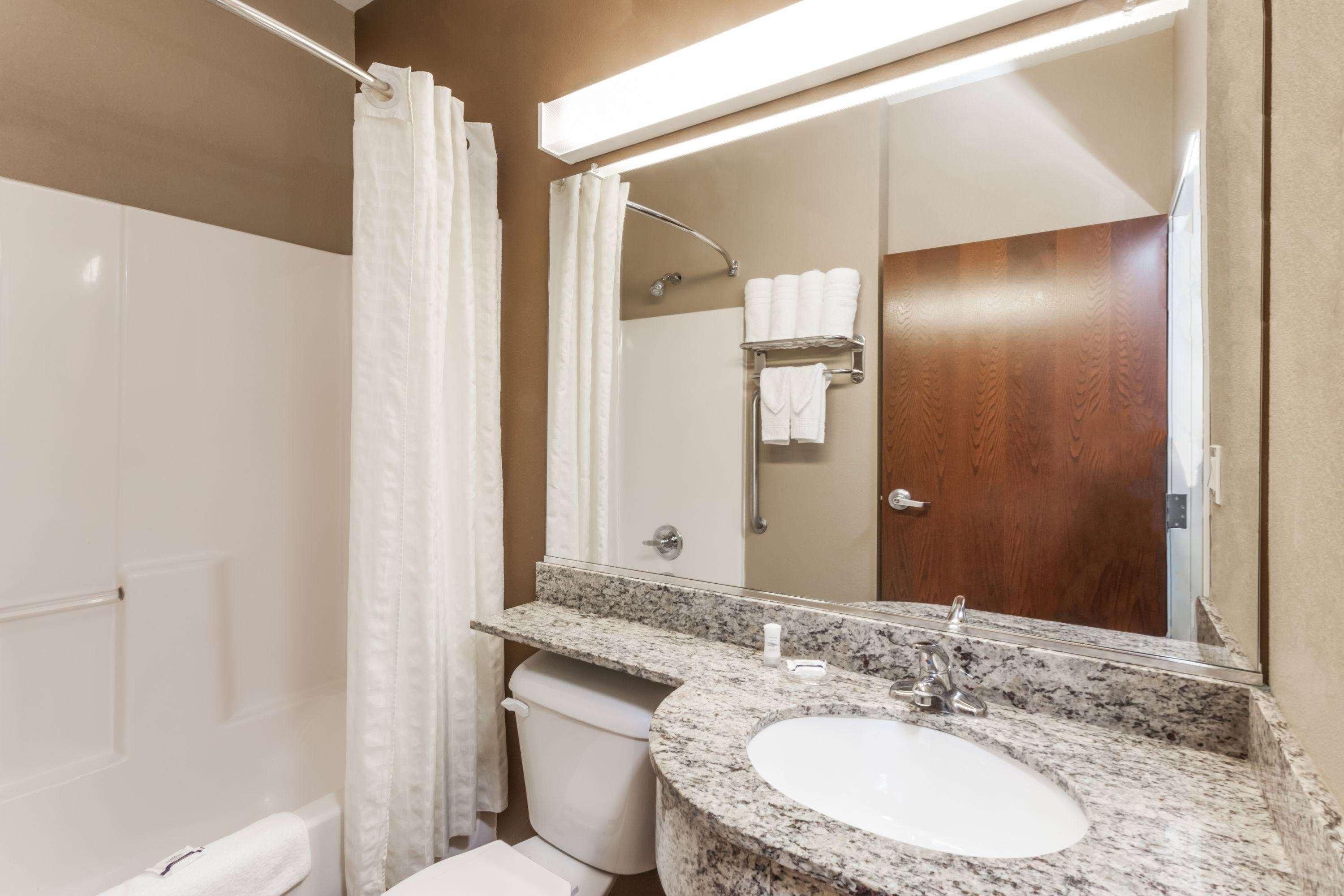 Microtel Inn & Suites By Wyndham Michigan City Bagian luar foto