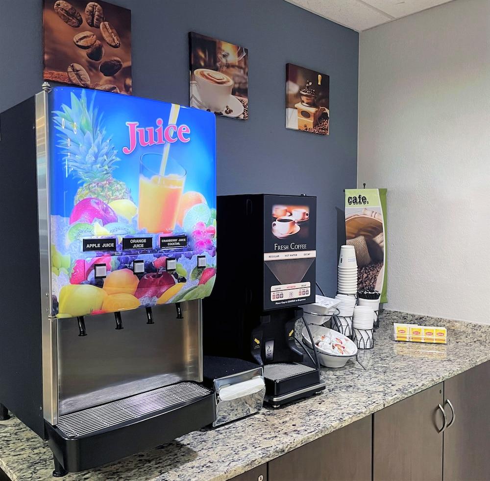 Microtel Inn & Suites By Wyndham Michigan City Bagian luar foto